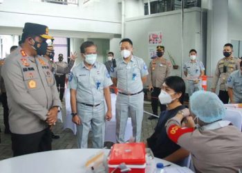 Kapolda Sulut Datangi Vaksinasi Merdeka Jasa Raharja di Sario