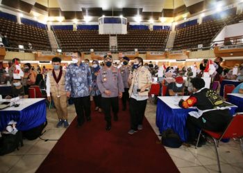 Kapolri Sebut Siap Bekerja Sama dengan Semua Pihak Atasi Pandemi