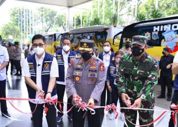 Sasar Warga yang Tak Terjangkau, Kapolri Lepas Bus Vaksinasi Keliling