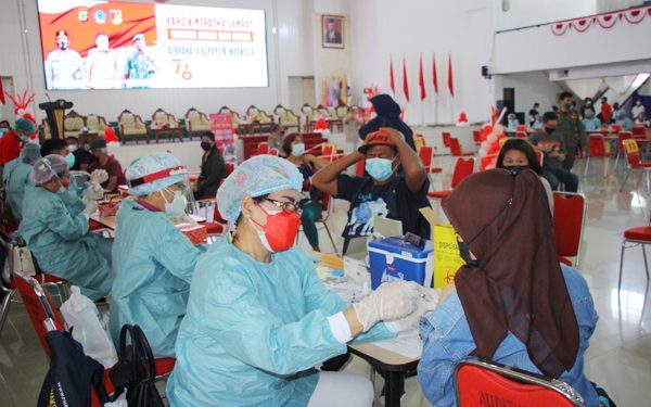 Gelar Gerai Vaksin Merdeka Samrat, Polda Sulut Targetkan 5.000 Dosis Astrazeneca Tersalur