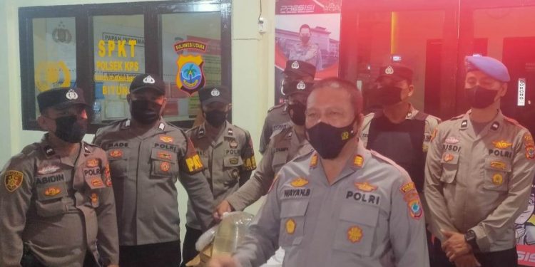 Polsek KPS Bitung Sita Ratusan Liter Miras Cap Tikus di Pelabuhan