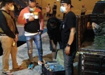 Miras Cap Tikus dalam Koper Ditemukan di Pelabuhan Samudera Bitung