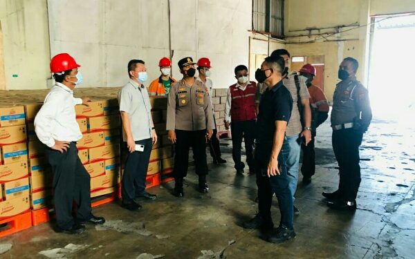 Kapolres Bitung Sidak ke Perusahaan Minyak Goreng dan Pasar Tradisional