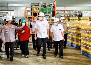 Kapolri Jenderal Listyo Sigit Pastikan Awasi Alur Distribusi dan Harga Minyak Goreng di Pasar   