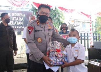 Kapolda Sulut Tinjau Vaksinasi Massal di Minahasa Selatan