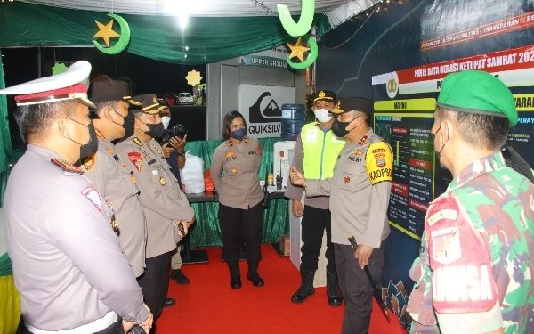 Cek Pos Pengamanan Idul Fitri di Manado, Ini Pesan Kapolda Sulut   