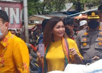 Kapolresta Manado Dampingi Wakil Menteri Perdagangan Tinjau Stok Kebutuhan Pokok di Pasar Bersehati