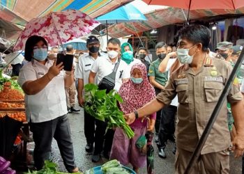 Datangi Pasar Girian Bitung, Kementan Pastikan Ketersediaan Bahan Pangan di Sulut