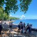 Polisi Ikut Bersihkan Pantai di HUT Ke-15 Kabupaten Kepulauan Sitaro