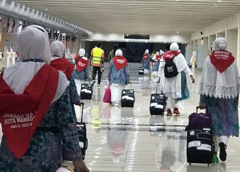 323 Jemaah Calon  Haji Berangkat dari Bandara Sam Ratulangi Manado