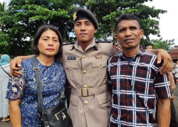 Hebat, Ocwin Seorang Anak Nelayan di Miangas Resmi Dilantik Jadi Polisi