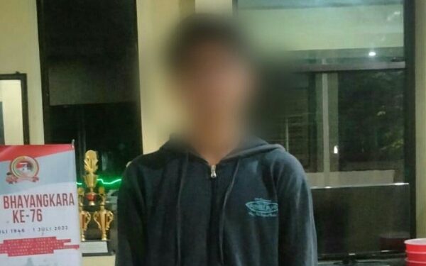 Pernah Dikejar dengan Senjata Tajam, Remaja Ini Dendam dan Balik Hajar Pengancam