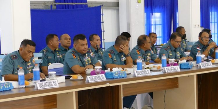 Danlantamal VIII Dampingi 7 Calon Taruna AAL asal Sulut saat Sidang Prapantuhir Terpusat