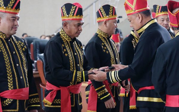 Kapolda Sulut Dianugerahi Gelar Adat Minahasa Si Maendo Tonaas Gumigiroth Wangko Um Banua