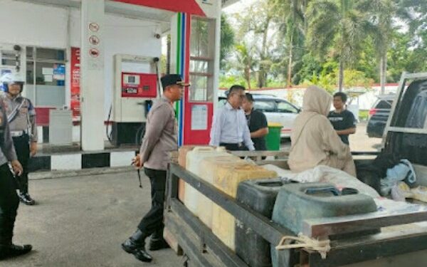 Pantau SPBU, Kapolres Bitung Temukan Kecurangan Pengisian BBM 
