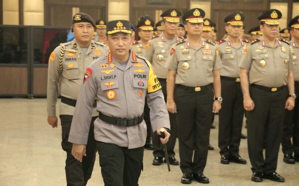 Polri Gelar Upacara Korps Raport ke-42 Pati dan 121 Pamen