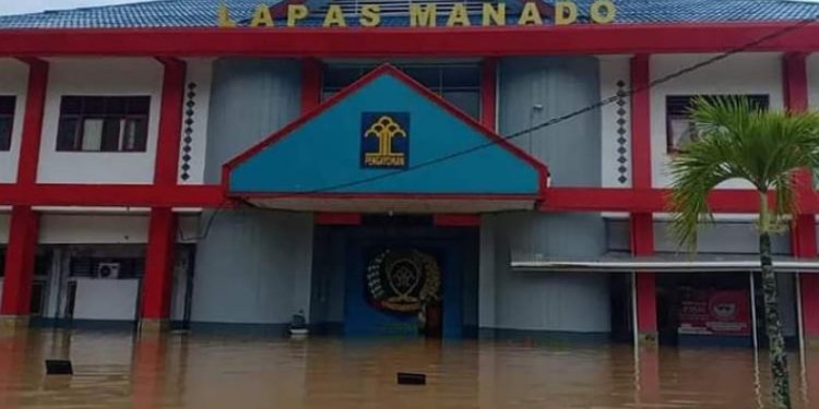 Tanggap Darurat Banjir, Lapas Manado Evakuasi Warga Binaan 
