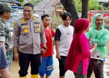 Kapolresta Manado Turun Langsung Pantau Lokasi Banjir
