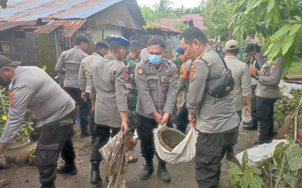Tak Kenal Lelah, TNI-Polri Kembali Kerjabakti di Lokasi Terdampak Banjir di Manado