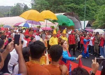 Meriah dan Dihadiri Ribuan Warga, Polisi Gelar Pengamanan Upacara Adat Tulude di Lembeh Selatan Bitung 
