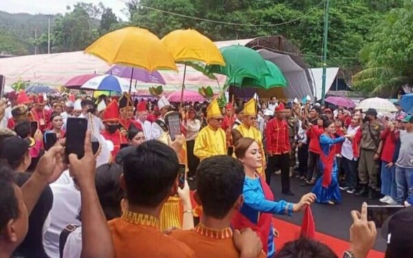 Meriah dan Dihadiri Ribuan Warga, Polisi Gelar Pengamanan Upacara Adat Tulude di Lembeh Selatan Bitung 