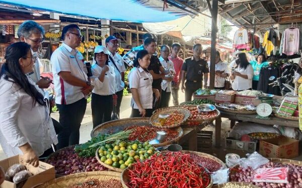 Satgas Pangan dan TPID Minahasa Sidak Sembako di Pasar Tondano