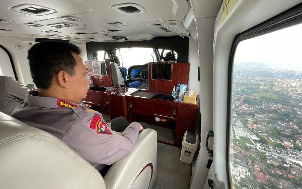 Pantau Langsung Arus Mudik di Jalan Tol dan Arteri Kapolri Naik Helikoper 