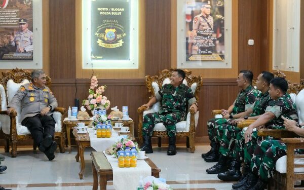 Kapolda Sulut Terima Kunjungan Silaturahmi Danrem 131/Santiago