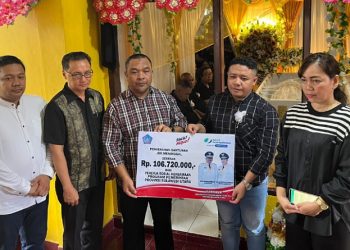 Pemprov Sulut dan BPJamsostek Serahkan Santunan Peserta PERKASA Korban Meninggal Dunia Bus Sonder