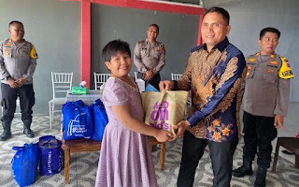 Kapolres Minsel Beri Bantuan Panti Asuhan Permuti Amurang