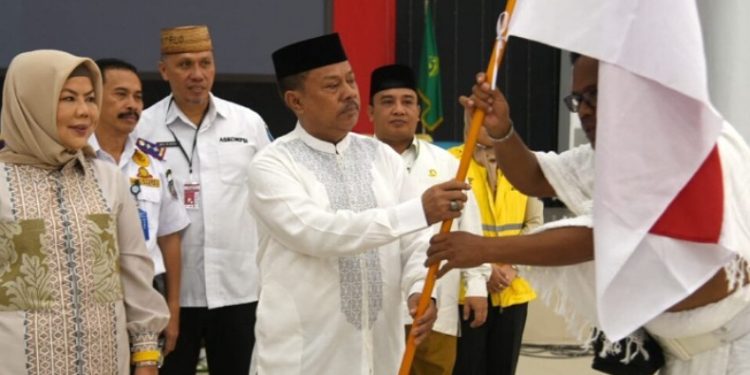 391 JCH Kloter 29 UPG Dilepas Ketua DPRD Gorontalo