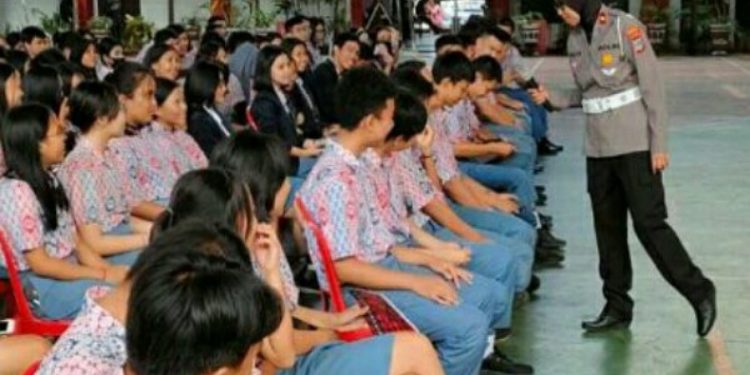 Kasat Lantas Polresta Manado Ajak Pelajar Jadi Pelopor Keselamatan Berlalulintas