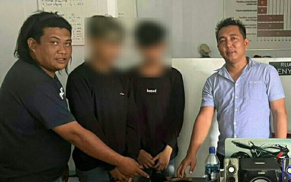 Kuasai Sajam Pisau Penikam, 2 Pemuda ini Diamankan Tim Polisi