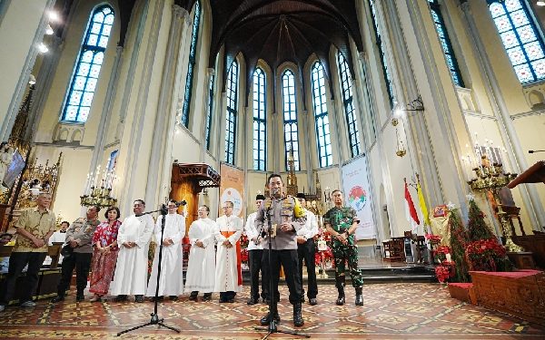 Kapolri Bicara Keberagaman Hingga Jaga Persatuan-Kesatuan Indonesia saat Tinjau Gereja Katedral dan GRII