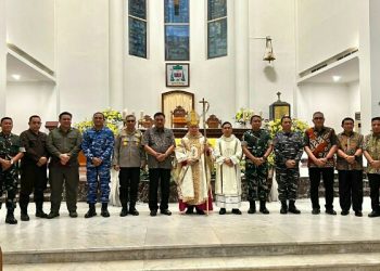 Ibadah Malam Natal Berjalan Aman, Forkopimda Sulut Kunjung 3 Gereja di Manado