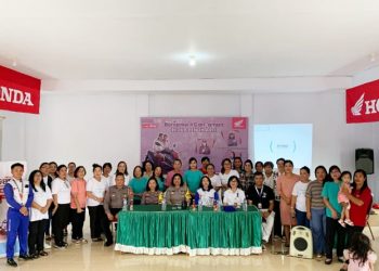 Jelang Hari Ibu, DAW Bersinergi dengan Polres Minut Berikan Edukasi Keselamatan Berkendara