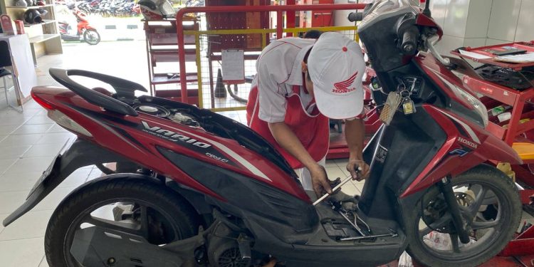 Periksa 7 Bagian Ini dan Pastikan Motor Honda Anda Siap Digunakan di Musim Hujan