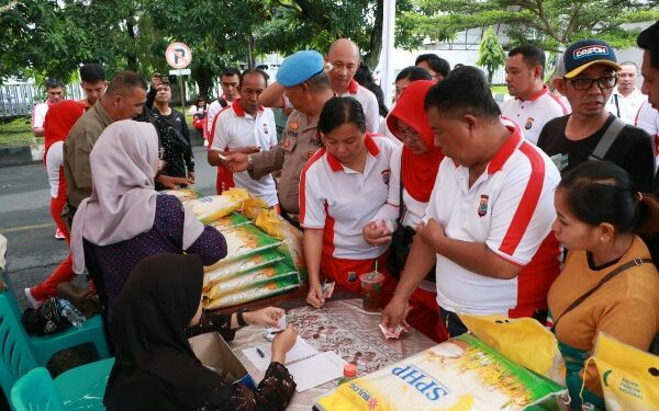 Gandeng Bulog, Polda Sulut Gelar Pasar Murah