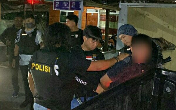 Bawa Sajam Jenis Badik, JW Ditangkap Tim Tarsius Polres Bitung