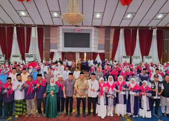 Lepas Keberangkatan 241 Jemaah Haji, Wali Kota Manado Beri Dana Tali Kasih