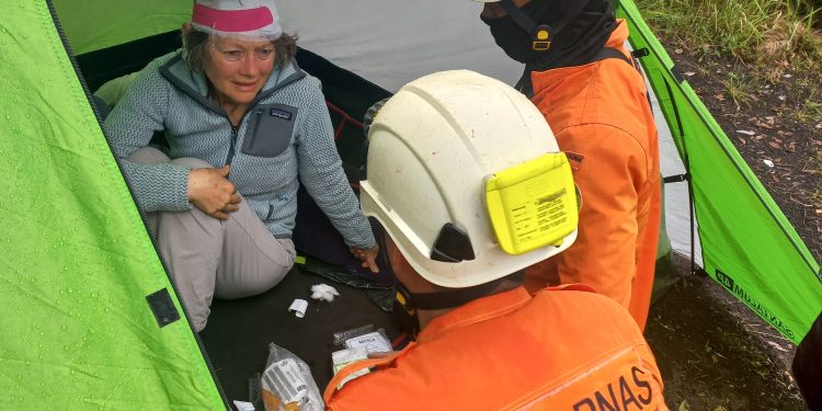 Turis Inggris Cidera saat Liburan di Gunung Soputan, Basarnas Manado Evakuasi