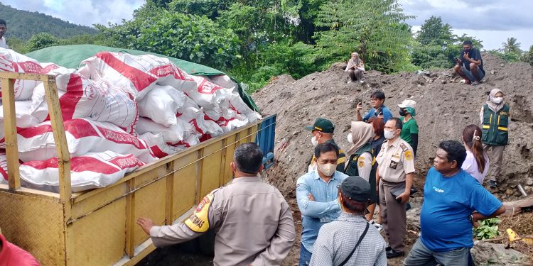 Karantina Sulawesi Utara Musnahkan 15 Ton Daging Ayam Busuk