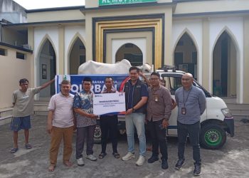 BRI RO Manado Salurkan Sapi Kurban ke 5 Masjid di Manado