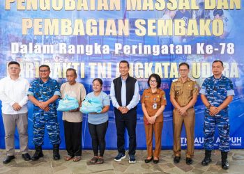 Sinergi Pegadaian dengan TNI AU Jangkau Masyarakat Tongkaina