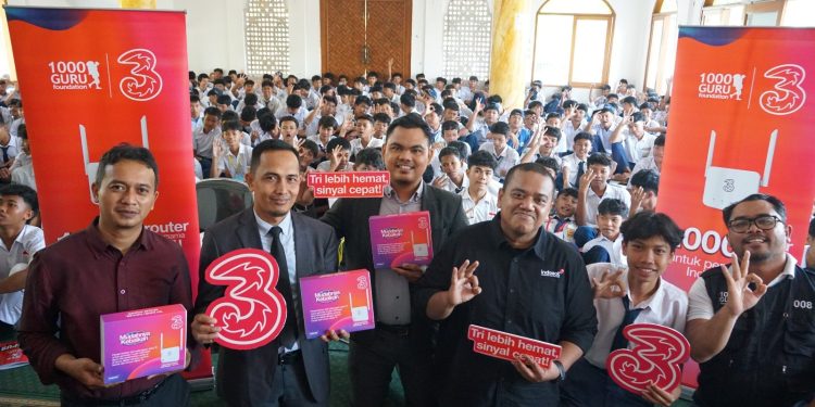 Tri dan 1.000 Guru Foundation Buka Akses Digital di Pelosok Negeri