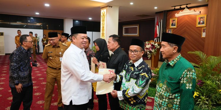 Terima Sertipikat Tanah Wakaf dari Menteri Nusron, Perwakilan NU Lampung Timur Apresiasi BPN