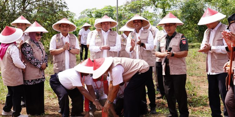 Pencanangan GEMAPATAS 2025, Menteri Nusron: Semua Masyarakat Wajib Pasang Patok
