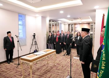 Lantik Pejabat Fungsional, Wamen Ossy Harapkan Peran Dosen Lektor dalam Transformasi STPN