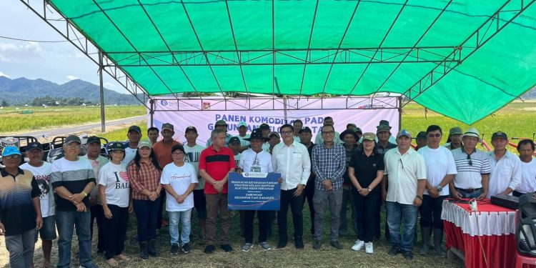 Dorong Swasembada Pangan, BI Sulut Salurkan Bantuan Alsintan ke Gabpoktan Karapita Langowan
