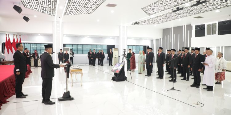 Nusron Wahid Lantik 804 Pejabat, Salah Satunya Kakanwil BPN Sulut